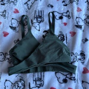 Women's Lululemon Green sports bras
